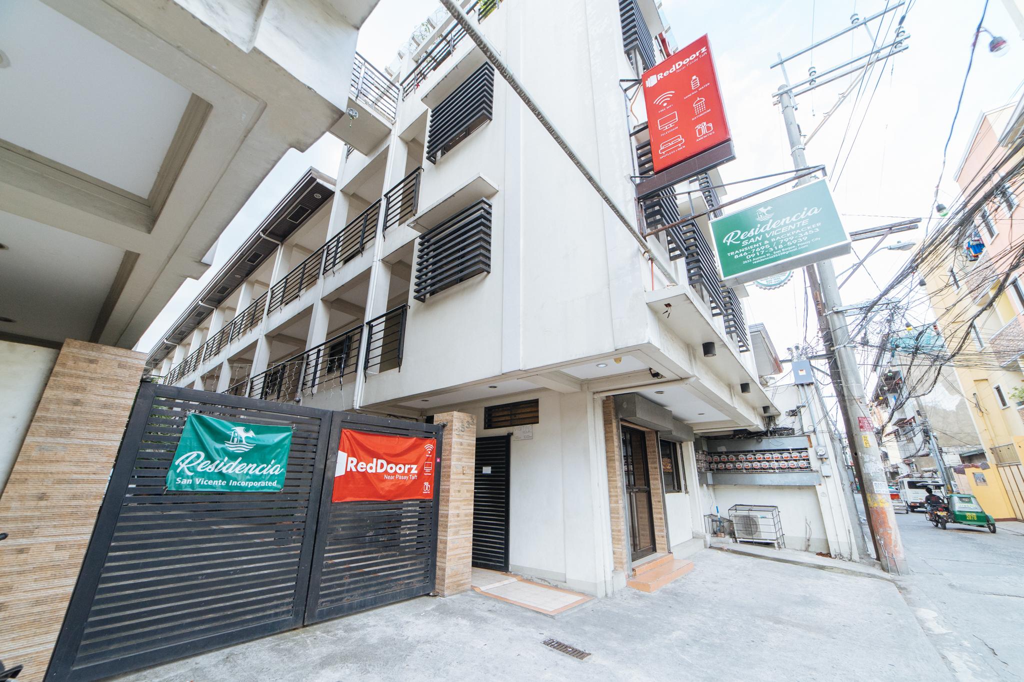 ホテル レッドドアーズ ニア パサイ タフト エクステリア 写真